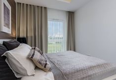 Others 6 Deluxe Apartment Near the Sea