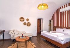 Others 2 Santorini Rooftop Hot Tub Suite w Panoramic Views