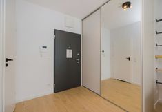 Others 5 ShortStayPoland Szwedzka B71