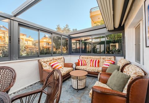 其他 Villa With Terrace Right by the Sea in Urla