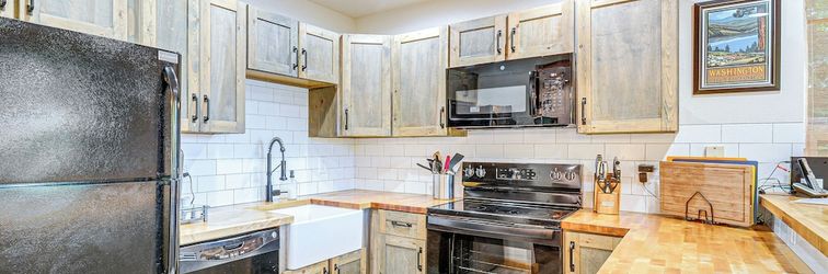 Others Port Orchard Lakefront Cabin w/ Fire Pit & Grill!