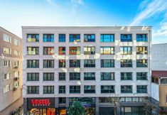 Lainnya 2 Roys Hotel & Suites