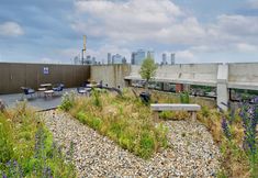 Others 2 Striking One-bedroom Apartment Vibrant Poplar