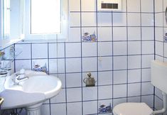 Others 5 Twin Bungalow at Black Lake, Schwarz