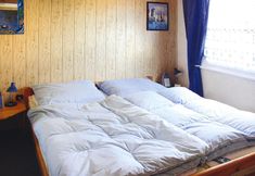 Others 2 Twin Bungalow at Black Lake, Schwarz