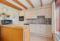 기타 5 Charming Apartment Near the Beach