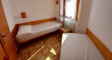 Others 2 Attractive Villa With Garden