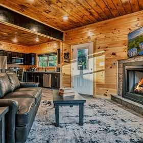 Room 1 Brand New 4 4 Minutes to Dollywood Hot Tub, Pigeon Forge Hotels