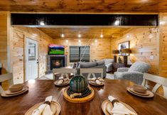 Khác 2 Brand New 4 4 Minutes to Dollywood w Hottub