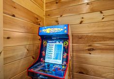 Khác 5 Brand New 4 4 Minutes to Dollywood w Hottub