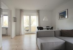 Others 4 Great 2-bed w Balcony in Charlottenlund