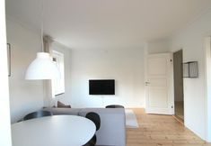 Others 5 Great 2-bed w Balcony in Charlottenlund