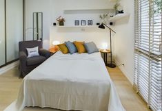 Others 4 Cosy Studio for 2 by Renters