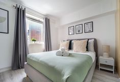 Others 4 Stylish 1-Bedroom with Balcony near Soho