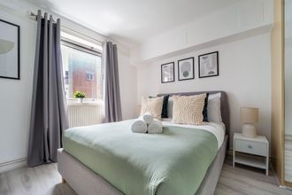 Others 4 Stylish 1-Bedroom with Balcony near Soho