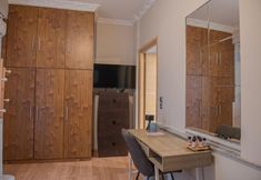 Lainnya 4 Urban Oasis Stylish Apt in Piraeus Centr