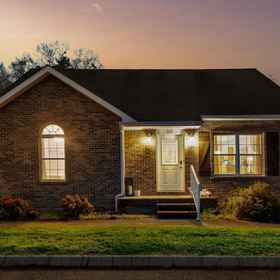 Room 1 1 Mile to Pkwy Pets Hot Tub Creekside Porch, Khách sạn The Island in Pigeon Forge