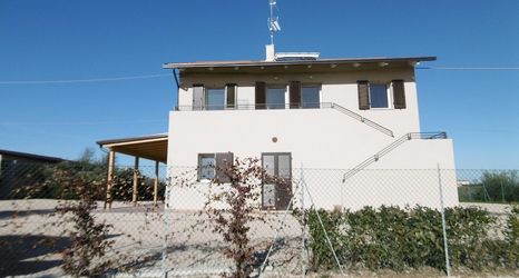 Khác 2 Bright Apartment in a Farmhouse With Swimming Pool