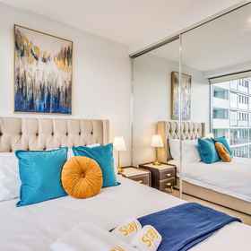 Room 1 StayAU Cozy & Stylish 2BR in Box Hill, Camberwell Junction Shopping Precinct Hotels