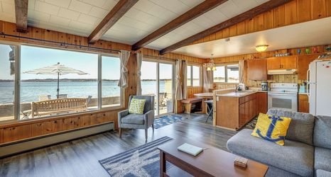 Others 2 Oceanfront Cottage w/ Patio & Views in Birch Bay!