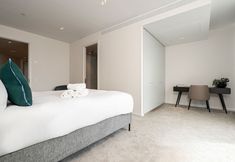 Others 4 Spectacular Three-bedroom Apartment With City View