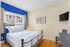 其他 Phinney's Newest Family House with BBQ