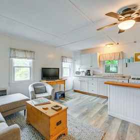 Primary image1Water-view New Suffolk Cottage on North Fork!,Osprey's Dominion飯店