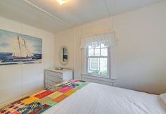 其他 4 Water-view New Suffolk Cottage on North Fork!