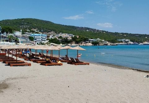 Khác Nikolas Marios by Frangki