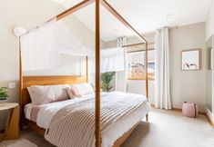 其他 5 Luxury Home Reading & Game Room Outdoor Dining 3 Bedroom Home by RedAwning