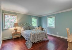 其他 3 Serene Haven: Stunning Yard, Pool, And Views 4 Bedroom Home by RedAwning