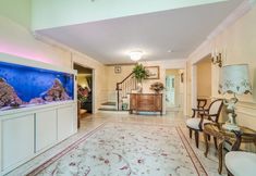 其他 2 Serene Haven: Stunning Yard, Pool, And Views 4 Bedroom Home by RedAwning