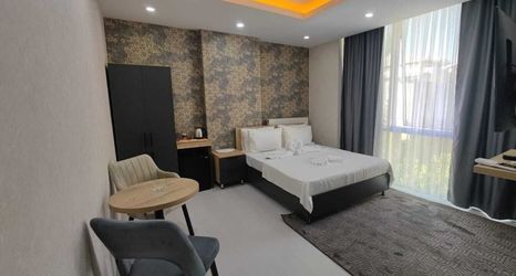 其他 2 Minimalist Suit Otel