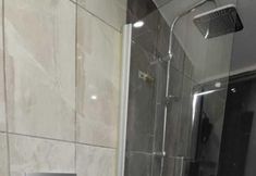 其他 5 Minimalist Suit Otel