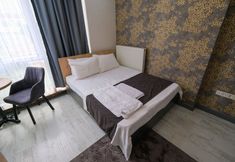 其他 3 Minimalist Suit Otel