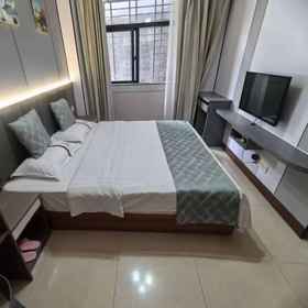 Primary image 1 Sanya Junhao Business Express Hotel (Commodity Street Branch), 뷰티 크라운 그랜드 극장 호텔