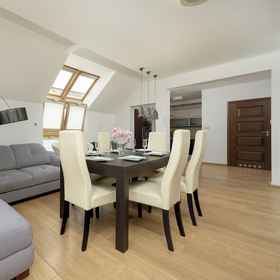 Primary image 1 อพาร์ตเมนต์สองชั้น วรอตสวัฟ บาย เรนเทอร์ส, โรงแรม & ที่พัก Srodmiescie