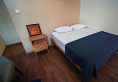 อื่นๆ 3 Pin Traveler House & Cocktail