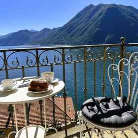 Room 1 Lakeview Paradise in Argegno, Hotel Barni