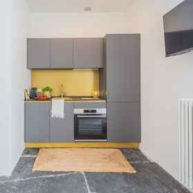 Room 1 科莫梦想公寓 - 金色套房, Barni 酒店