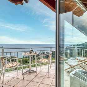 Primary image 1 Villa Luce del Sol Lux With Pool - S, Hotel Wall of Alassio