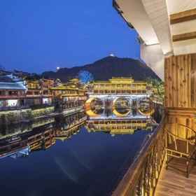 Room 1 Phoenix Tuojianglou Diaojiaolou Inn, Hotel Phoenix Ancient City