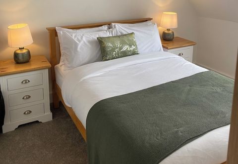 Others Bright & Spacious, Central for Airport and Glasgow