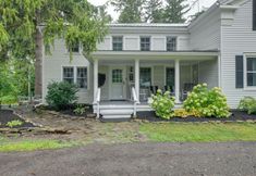 Lain-lain 7 1 Mi to Lake Erie State Park: Home w/ Fire Pit!