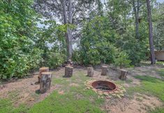 其他 3 Serene Sevierville Cabin w/ Deck & Mountain Views!