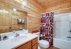 其他 5 Serene Sevierville Cabin w/ Deck & Mountain Views!