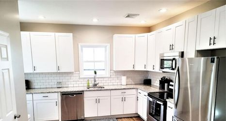 อื่นๆ 2 The Loft at Park Place - 3rd Floor Walk up King and Queen Beds Fast Wifi and Free Coffee