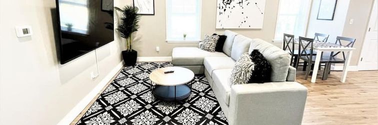 อื่นๆ The Loft at Park Place - 3rd Floor Walk up King and Queen Beds Fast Wifi and Free Coffee