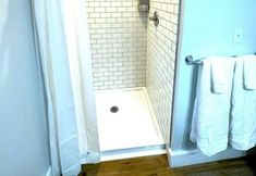 Lainnya 6 Cozy Walk up King Bed Fast Wifi