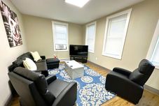 Lainnya Cozy Walk up King Bed Fast Wifi